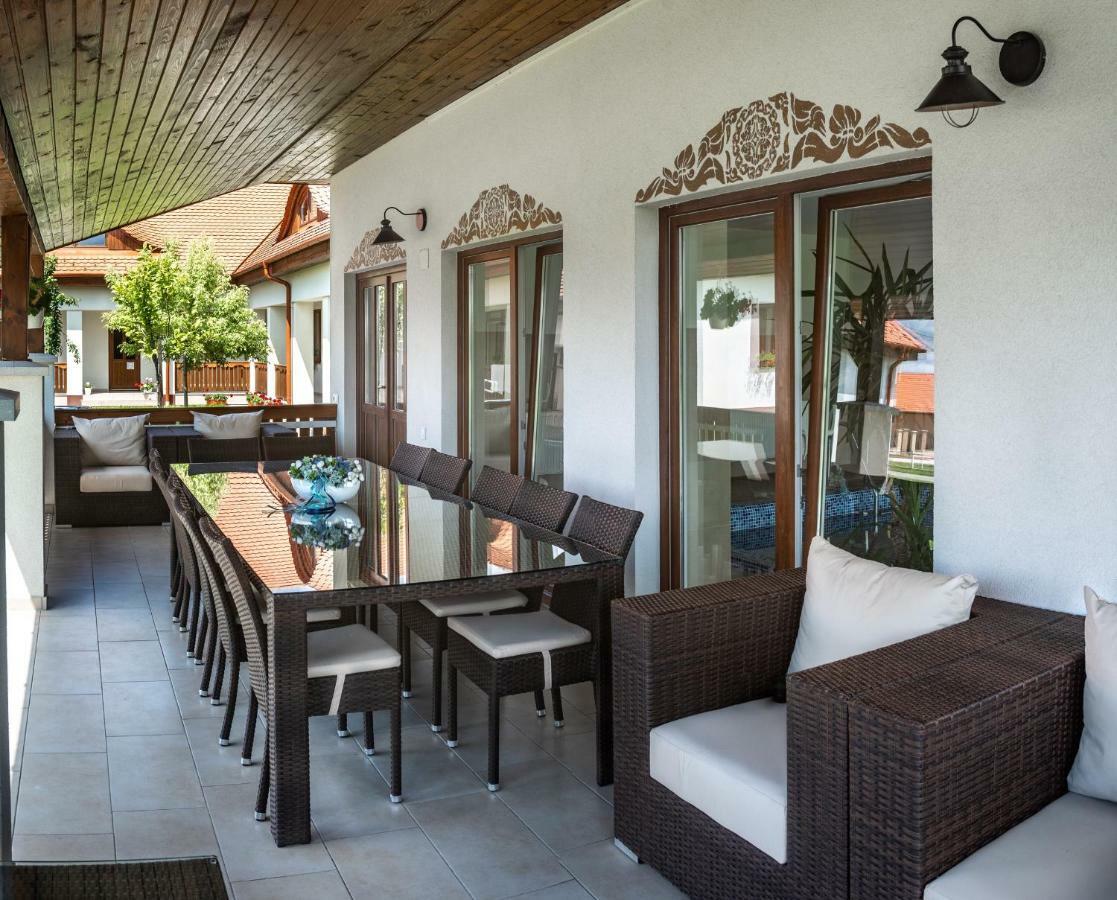 Szabolcs Vezer Panzio Bed & Breakfast Exterior photo